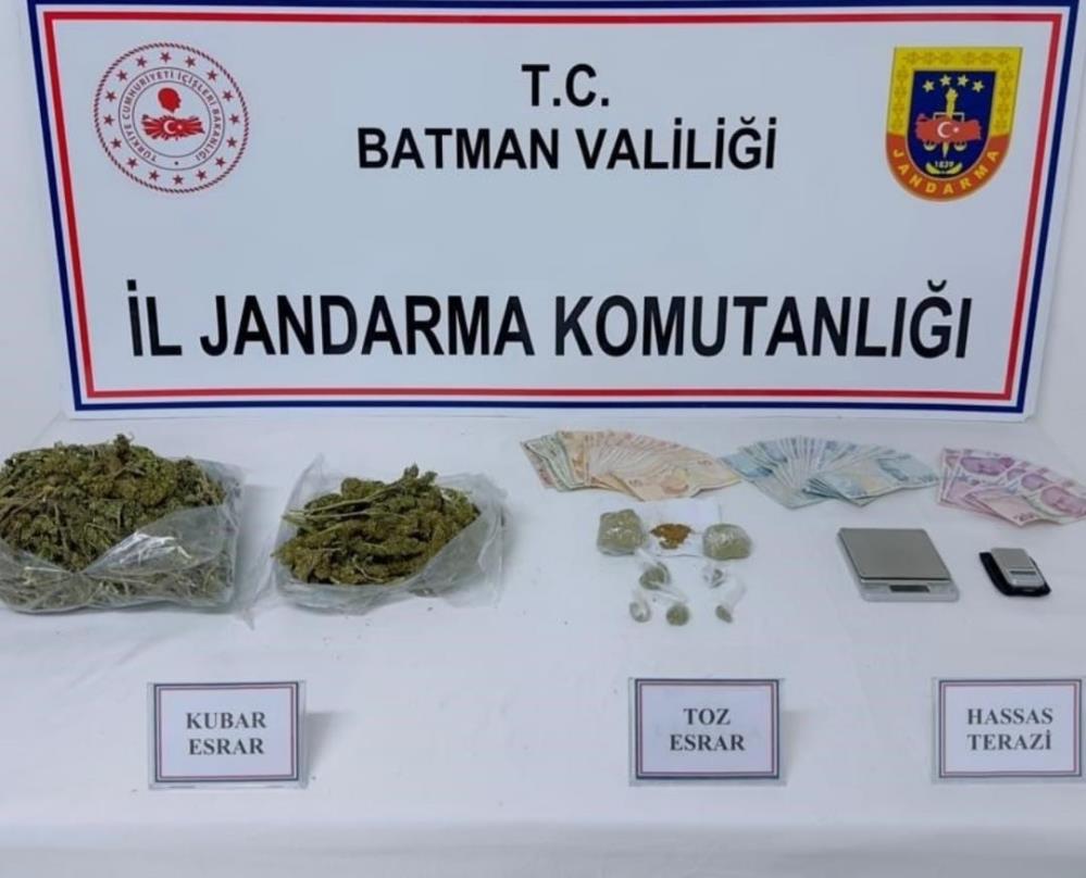 Uyuşturucu tacirlerine operasyon Batman Medya Gazetesi